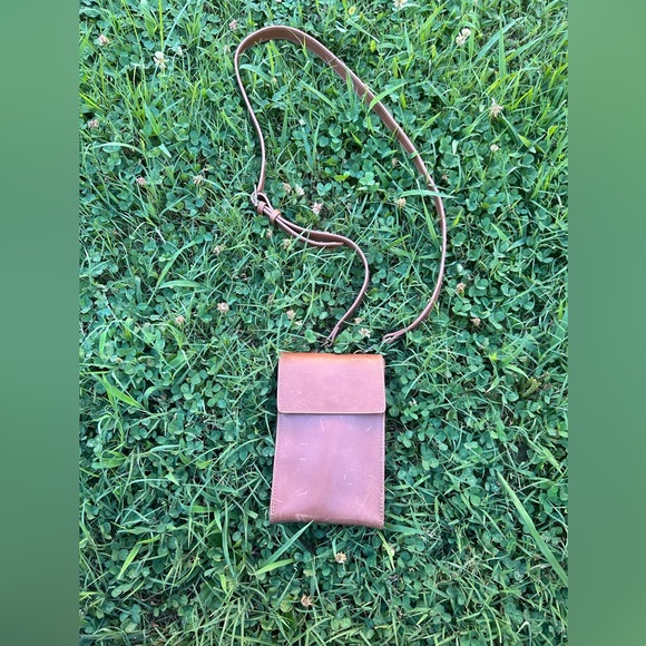 Able‎ Jane Phone Leather Crossbody - Picture 1 of 10